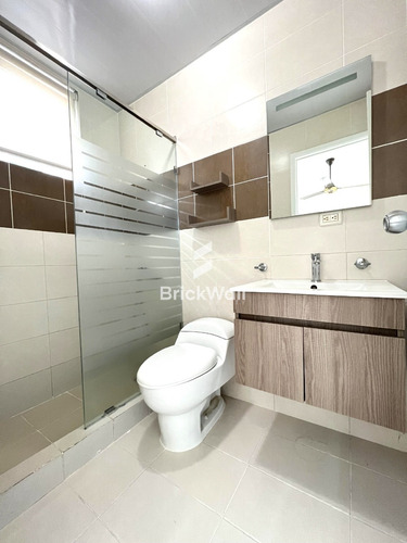 Apartamento De Alquiler - Quintas De Pontezuela