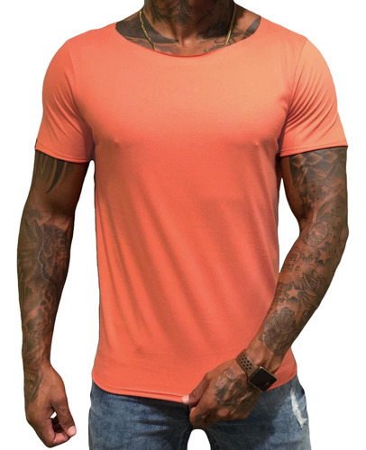 Camiseta Slim Masculina Detalhe Gola Cano Manga Curta