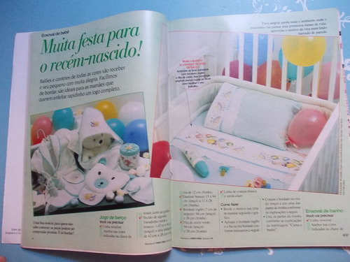 Cabide-sachê. Casa De Boneca. Copa. Manequim Ponto Cruz (Usado)