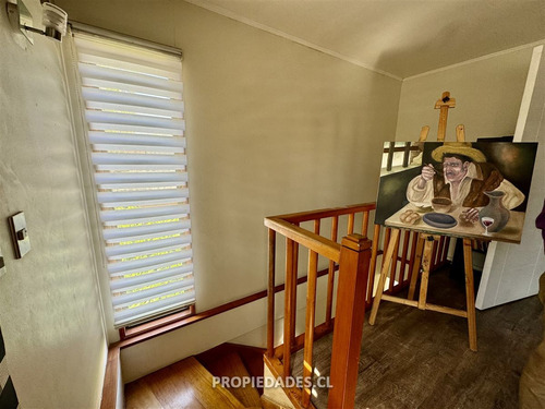 Casa En Venta De 4 Dorm + Servicio En Las Condes