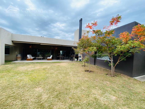 Casa En Venta Lomas De La Carolina