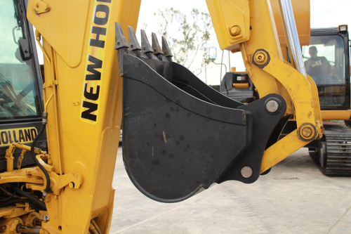 Retroexcavadora New Holland Lb90b 2008