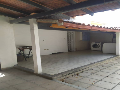 Imagen 10 de 30 de Casa En Venta - Urb Colinas De Los Ruices- Yvelisse Herrera Asesor Inmobiliario Re/max Vip Lpg 04241767041