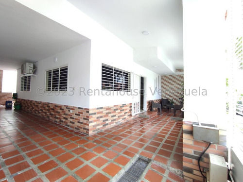 Hermosa Casa En Venta En La Victoria, Guaraimita Ljsa 24-2173