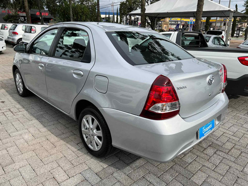 Imagem 4 de 10 de Toyota Etios 1.5 X Plus Sedan 16v Flex 4p Automático
