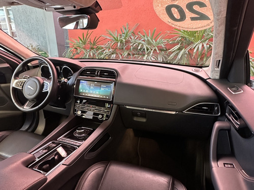 Jaguar F-PACE 2.0 16V INGENIUM PRESTIGE AWD 4P AUTOMÁTICO