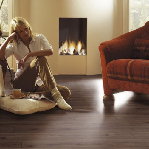 Pisos Flotantes Kronotex 8mm- Con Bisel- Caja 2,13m2 Prestige Oak Dark