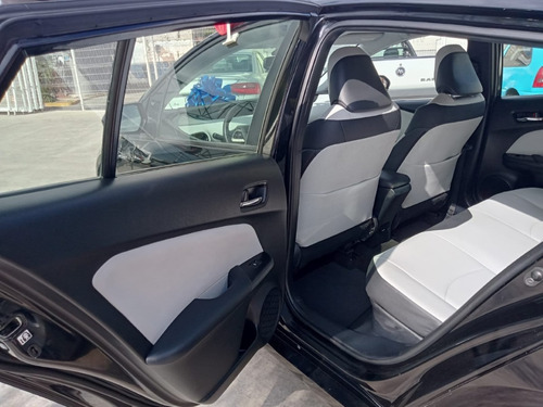 Imagen 9 de 15 de Toyota Prius Premium Hibrido Ta