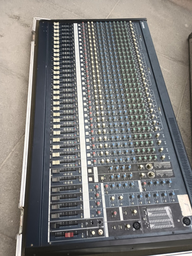 Consola Yamaha Mg32fx (Usado)