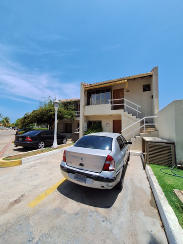 En Venta Apartamento, Res. Costa Del Sol, 1 Hab+buhardilla