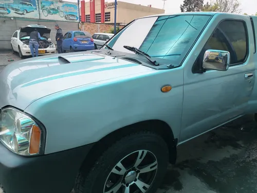Nissan Frontier 2.4 Std D22 4x2
