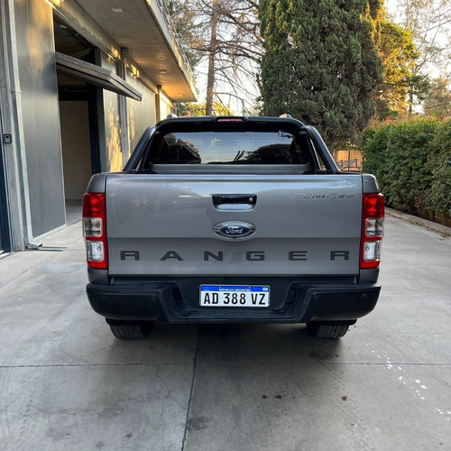Imagen 3 de 20 de Ford Ranger Black Edition Cabina Doble 4x4 Diesel At