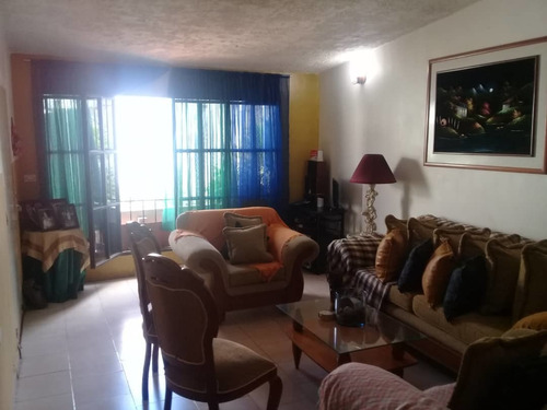 Imagen 5 de 9 de Casa De 3 Habitaciones, 2 Baños Y 3 Estacionamientos.
