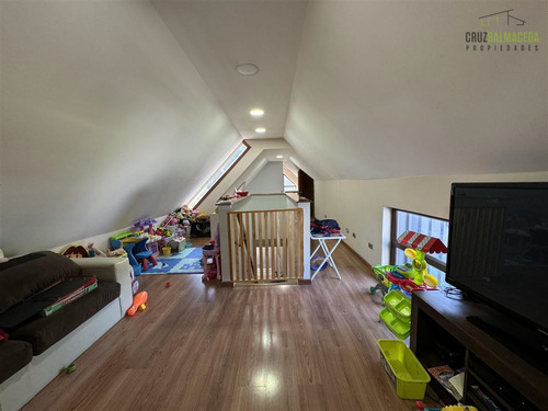 Casa En Venta De 5 Dorm. Parque Ivian En Puerto Varas