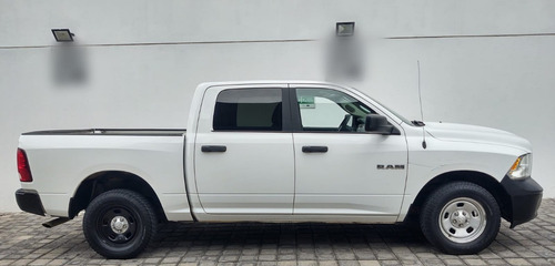 Imagen 2 de 12 de Ram 1500 Crew Cab Slt V6 4x2