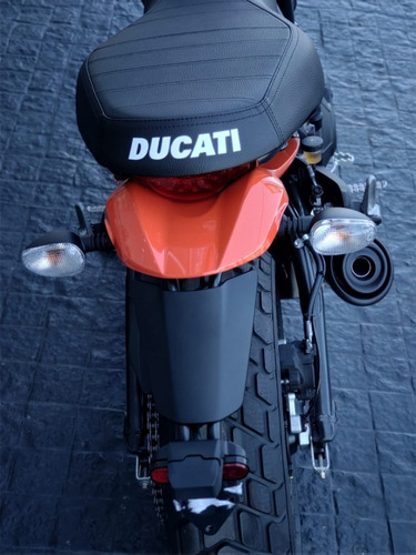 Imagen 24 de 25 de Ducati Scrambler Sixty2 - No Triumph, No Royal Enfield! Gf