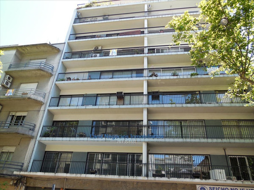 Venta Apto Penhouse 2 Dormitorios + Servicio Centro