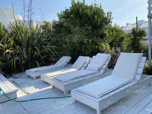 La Barra, 3 Suites Y Servicio, Gateando Al Mar. Pileta. 200 Construidos Y 150 M2 En Decks. Aa. Vista A Olas. Ruta Al Mar!- Ref: 137