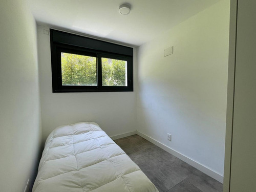 Imagen 19 de 30 de Departamento - Puerto Buceo- 3 Dorm Y Servicio Completo- 3 Gges Con Renta