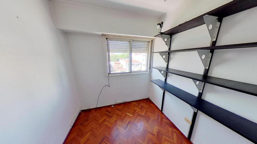 Departamento De Tres Dormitorios Con Cochera - Zona Estudiantes
