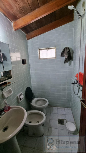 Hermosa Casa En Venta Sobre La Calle J.r Jimenez, En El Barrio Los Jazmines. Del Viso, Pilar