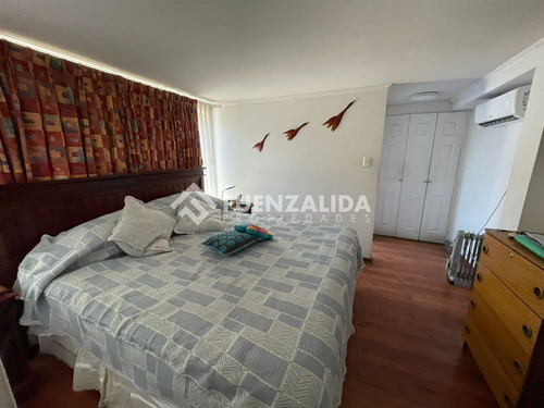 Casa En Venta De 5 Dorm. En Maipú