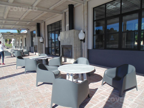Terreno En Venta Barrio Privado En Carmelo, Médanos De Punta Gorda Casa Chic.
