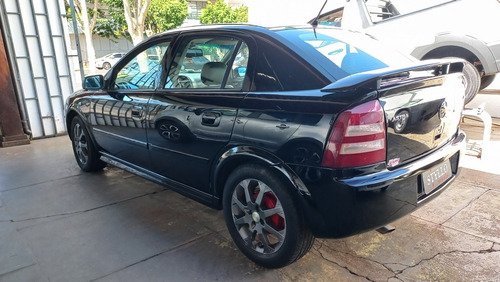 Imagem 3 de 11 de Chevrolet Astra 2011 2.0 Advantage Flex Power 5p