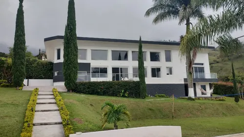Finca Moderna En Copacabana