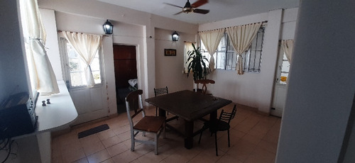 Casa En Alberdi De 2 Dorm, 2 Cocheras, 2 Baños, 2 Patios..