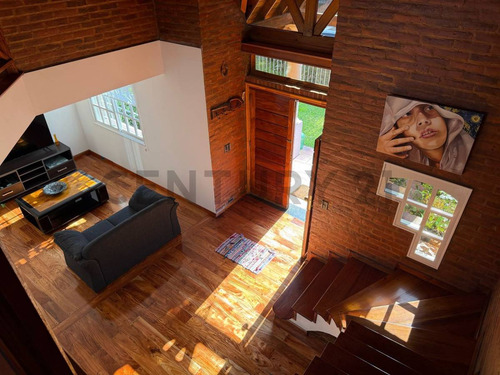 Venta Casa 4 Dormitorios El Palomar 290 M2 Lote 600m2 Piscina Quincho
