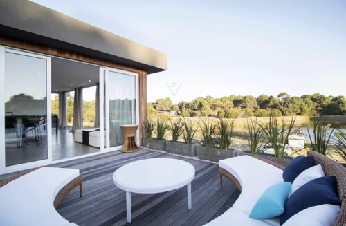 Venta De Casa 4 Dormitorios En Suite En Laguna Escondida - José Ignacio, Dos Plantas. (lej11)