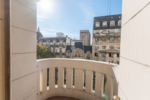 Venta Oficina En El Palacio Barolo