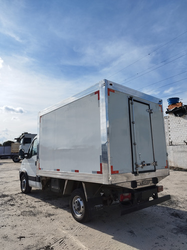 Iveco Daily 35s14 2019 - Baú Carga Seca