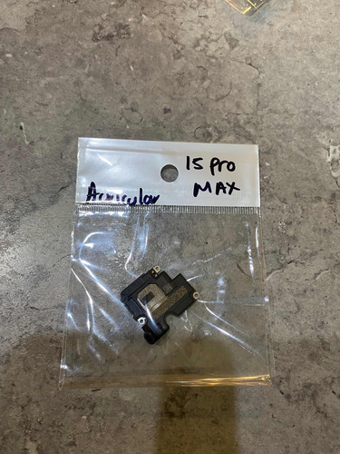 Auricular Iphone 15 Pro Max Original (Usado)