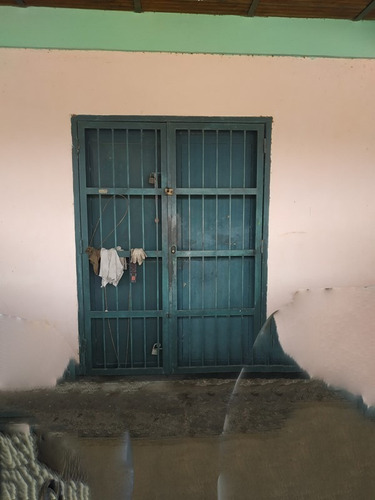 Imagen 4 de 14 de Ferretería Con Área De Galpones En Villas Del Toco