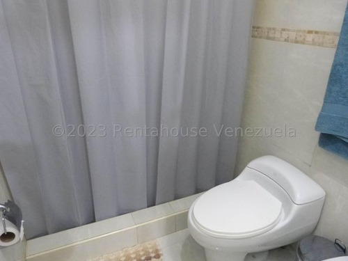 Apartamento Con Excelente Mantenimiento Y En Edificio En Muy Buenas Condiciones San Luis 24-9708 - Jca