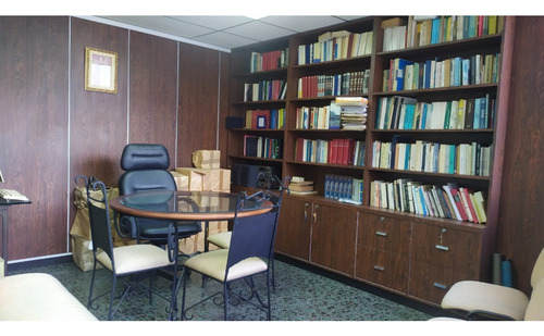 Venta. Oficina. Av. Universidad Tg