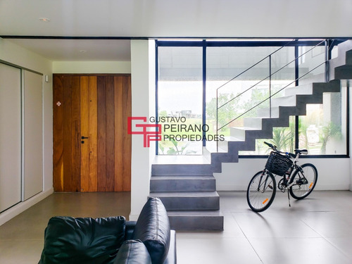 Excelente Casa En Venta En El Cantón, Barrio Golf