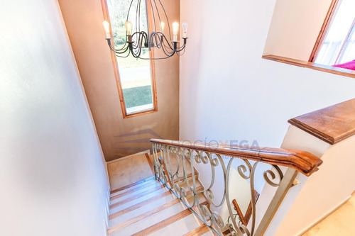 Imagen 12 de 30 de Impecable Casa En Venta En Campos De Álvarez Country Club - Moreno -