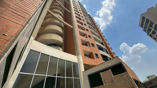 Np Apartamento En Venta En Urb. El Parral, Res. Le Parc Suite Código 228692