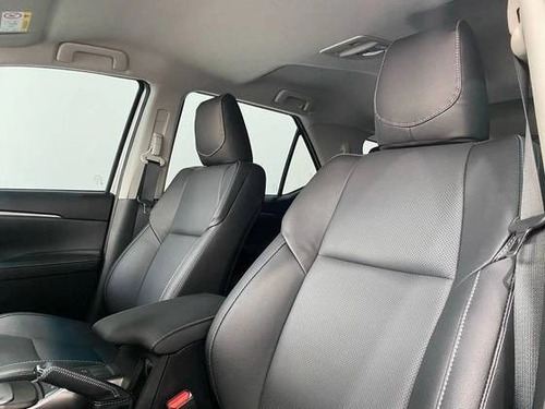 Toyota Hilux SW4 2.8 D-4D TURBO DIESEL SRX PLATINUM 7L 4X4 AUTOMÁTICO