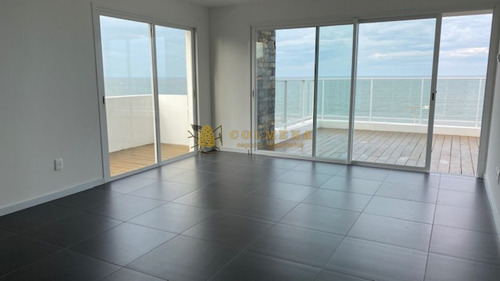 Pent-house Con Excelente Vista A Rambla De La Brava - Con Balcon Y Terraza.- Ref: 3000