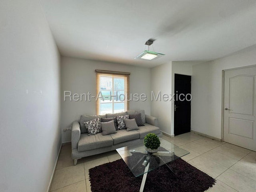 Casa Semiamueblada De 3 Recámaras. Renta, Sonterra