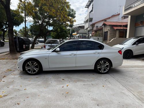 BMW Serie 3 3.0 330i Sedan Sport Line 252cv