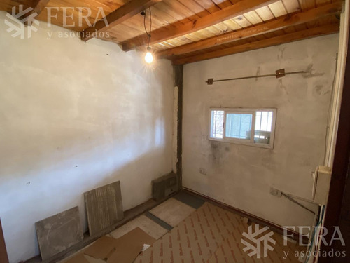 Imagen 5 de 7 de Venta De Alquiler Con Salón, Deposito, Baño Y Pequeño Fondo Libre En Wilde (27535)