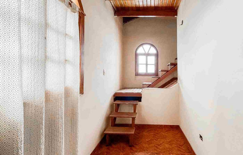 Casa De 4 Dormitorios En Venta-san Carlos La Plata
