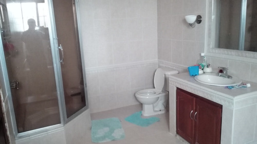 Vendo Casa De 2 Niveles En Bello Campo En La Charles De Gaulle, Santo Domingo Este, República Dominicana