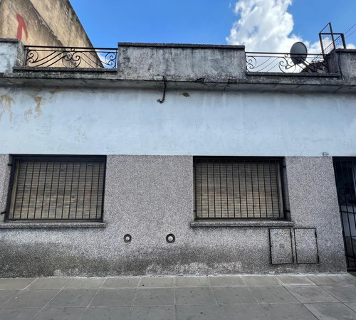 Venta De Casa De 5 Ambientes En Pompeya