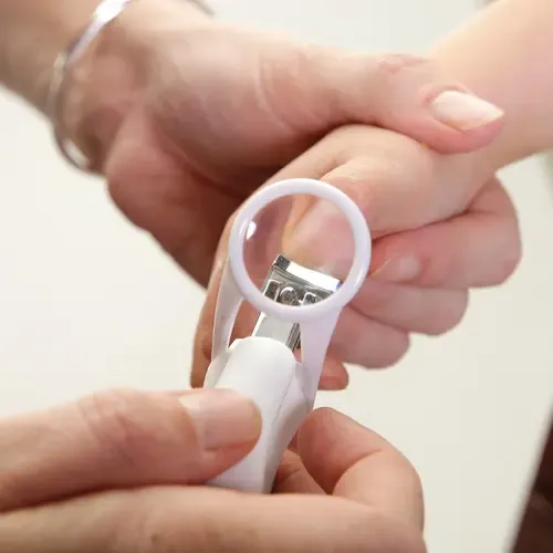 Cortauñas Con Lupa Dreambaby Color Blanco | Cuotas sin interés
